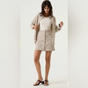 Chic Leopard Print Mini Skirt